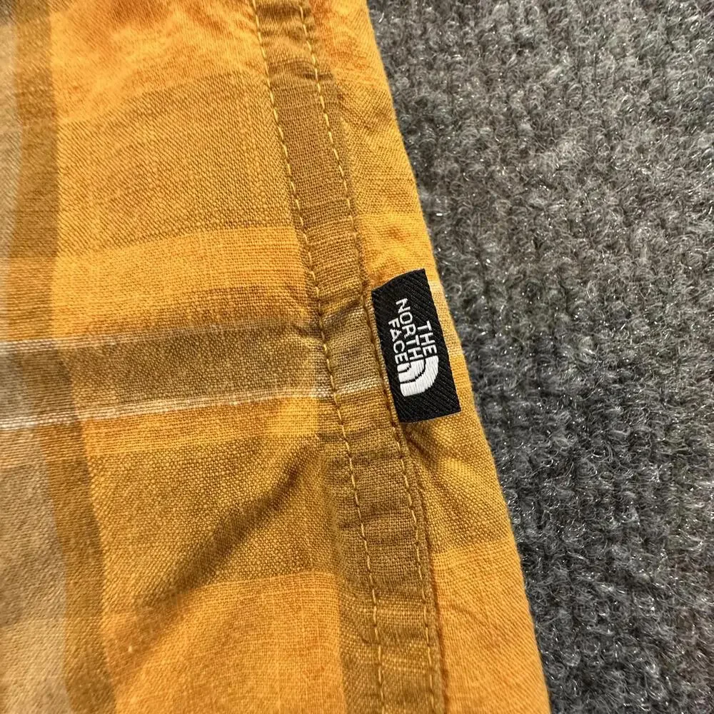 The North Face Plaid Short Sleeve Shirt‎ Medium Outdoor Hiking Casual Q-13